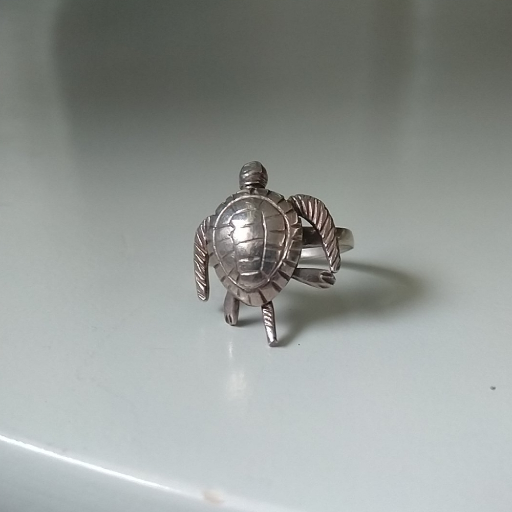Vintage Genuine Solid Silver Turtle Ring - image 1